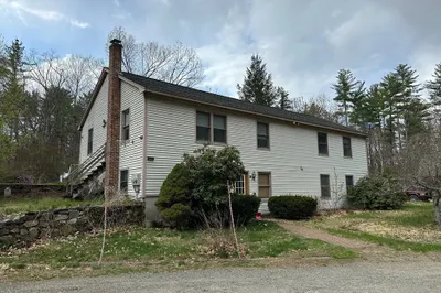 201r Main St