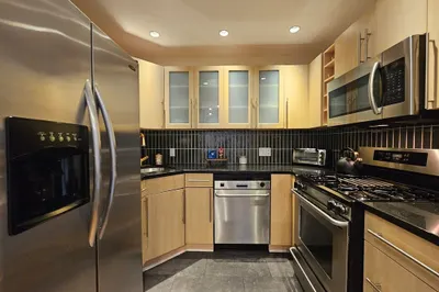55 Broadlawn Park #16B 1