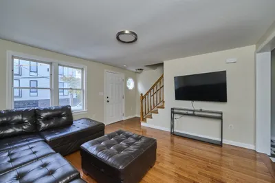 9 Wrentham St #9 1