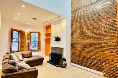 49 Fort Ave #2