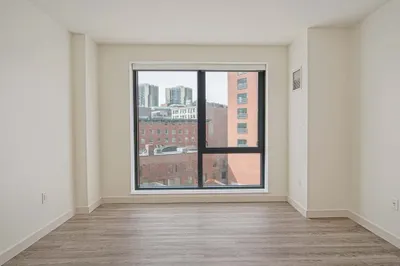 1 Canal St #830