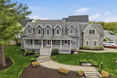 1 Twin Springs Drive 1