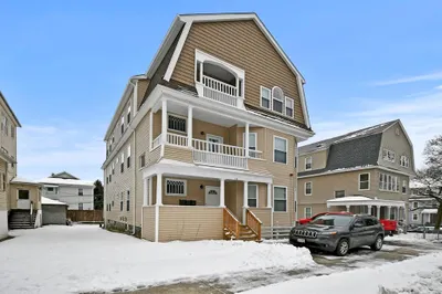 18 Hitchcock Rd #Apt 1 1
