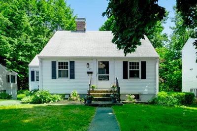 63 Middlesex St