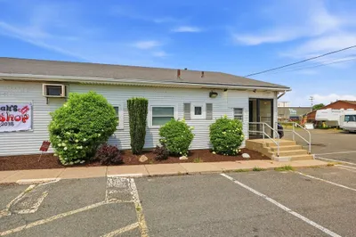 65 Maple St 1