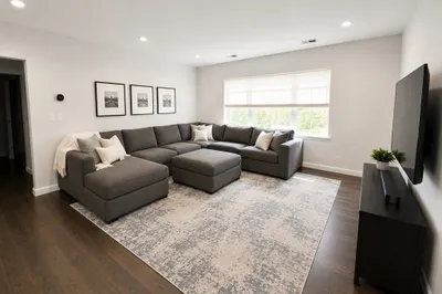 104 Lake Shore Rd #4 1