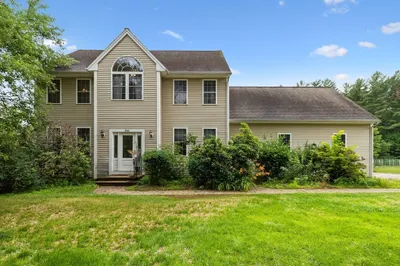 566 Mendon Rd 1