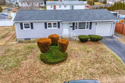 90 Evergreen Ave 1