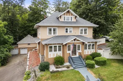 828 Pleasant St