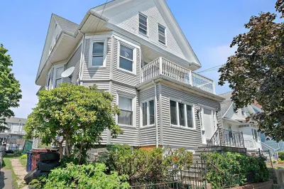 14 Stuart St #2