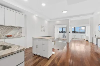 2 Hawthorne Pl #17C