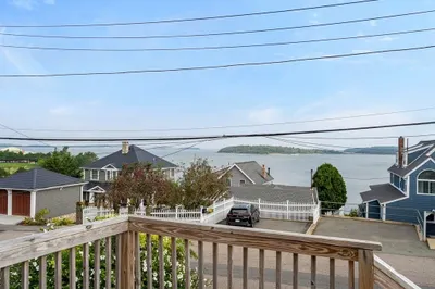 118 Sea Ave