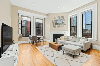 271 Dartmouth St #5C
