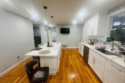 247 Linden St #B 1