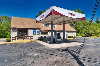 00 Gas Station Ln 1