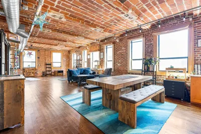 121-123 Beach St #801 1