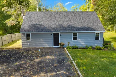 312 Pleasant St 1