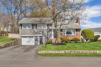105 Macarthur Rd