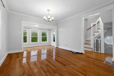 7 Pine St #2 1