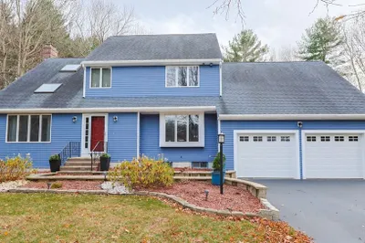 7 Gloucester Dr