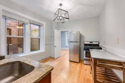 12 Foster St #2