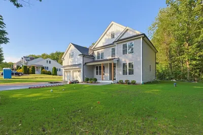 457 Walnut St 1