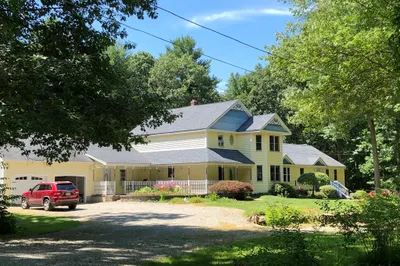 31 Bay Path Rd 1