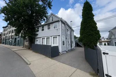 445 Walnut Ave 1