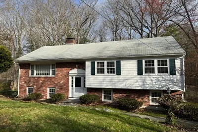 10 Greenwood Ln #1