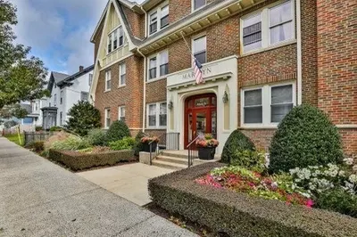 22 Atlantic St #4