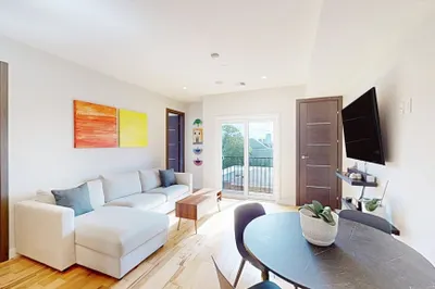 39 Lexington St #8