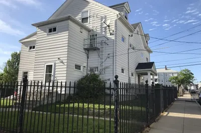 889 Pine #3S