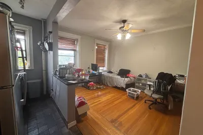 137 Peterborough St #9 1
