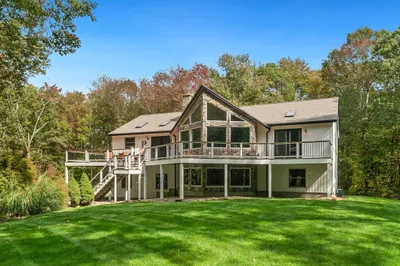 124 Wood Hill Rd 1