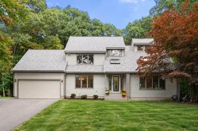 31 Raymond Way 1