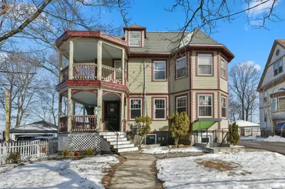 48 Oak St #B1
