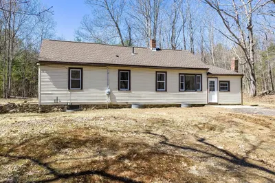 72 NW Schoolhouse Rd 1
