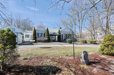 157 County St 1