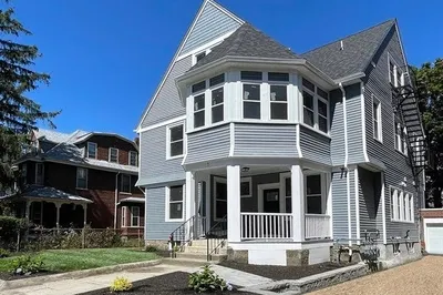 7 Waumbeck Street #3 1