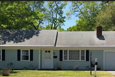 401 Station Ave 1
