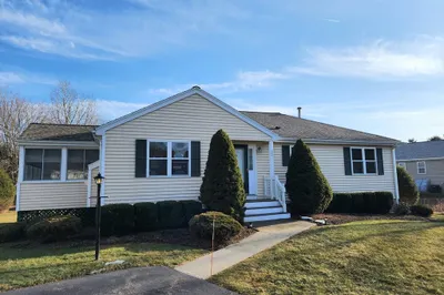 75 Crystal Water Dr #75