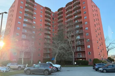 115 W Sqantum St #607