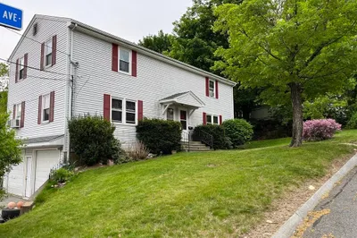17 Mountain Rd #B