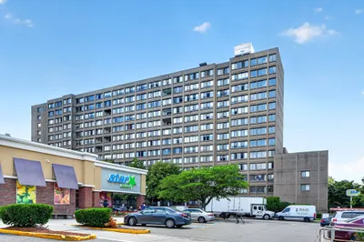 1731 Beacon St #915 1