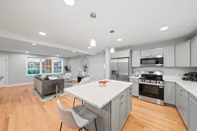 14 Simmonds Blvd #14