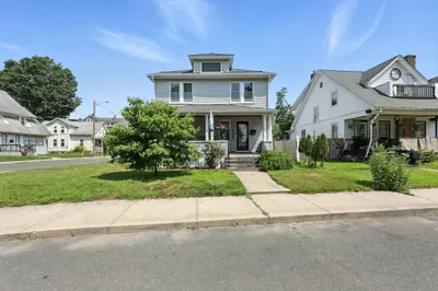39 Claremont Ave