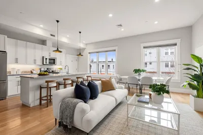 593 Somerville Ave #1