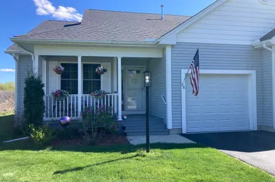 5 Litchfield Ln #5A