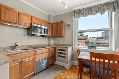 21 Beacon St #10E