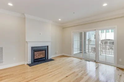 6 Hawthorne 1